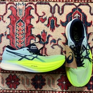 ASICS Metaspeed Sky+ NWT